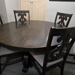 Dinning Table & 6 Chairs 