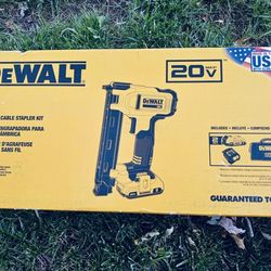 New Dewalt 20V MAX Cordless Cable Stapler Kit (1) Battery (1) Charger and Bag. $220