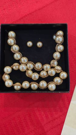 Avon pearl jewelry set