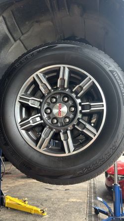 GMC Sierra 18" AT4X 2025 OEM rims and tires