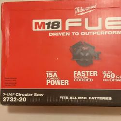 Brand New Milwaukee M18 Fuel Brushless 7-1/4” Circular Saw ( Tool Only )      180 Firm on Price.       180 Firme en Precio.