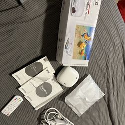 LG projector PV150G