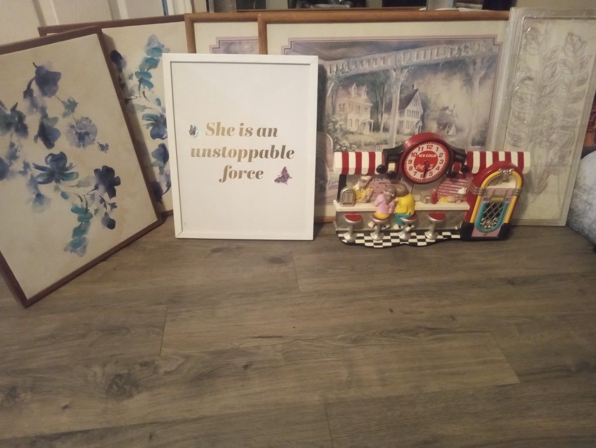 Mix Of Medium/Large Picture Frames