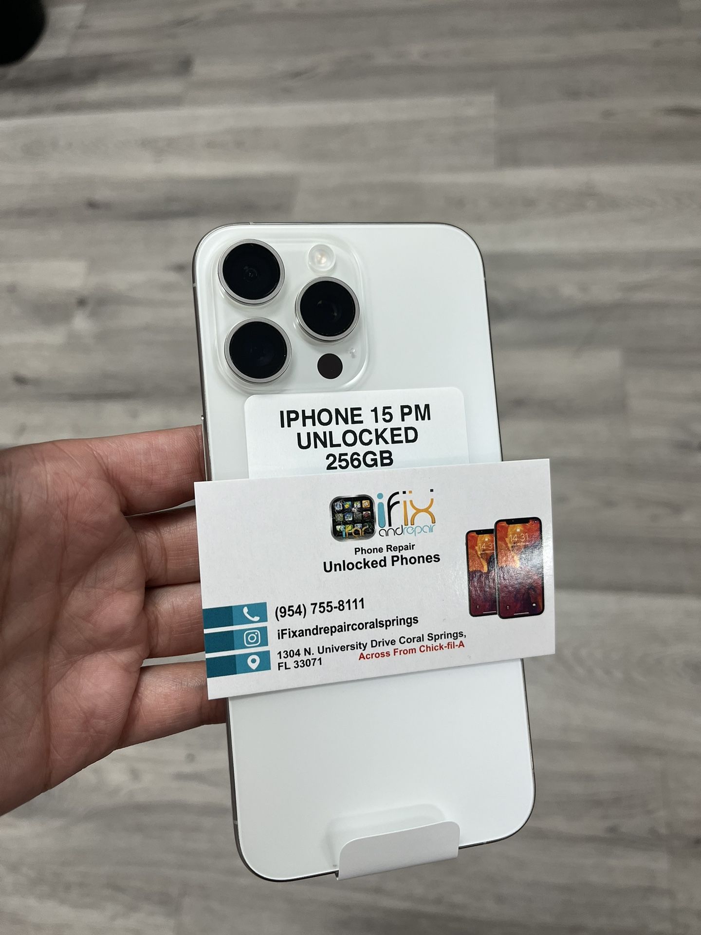 iPhone 15 Pro Max Unlocked