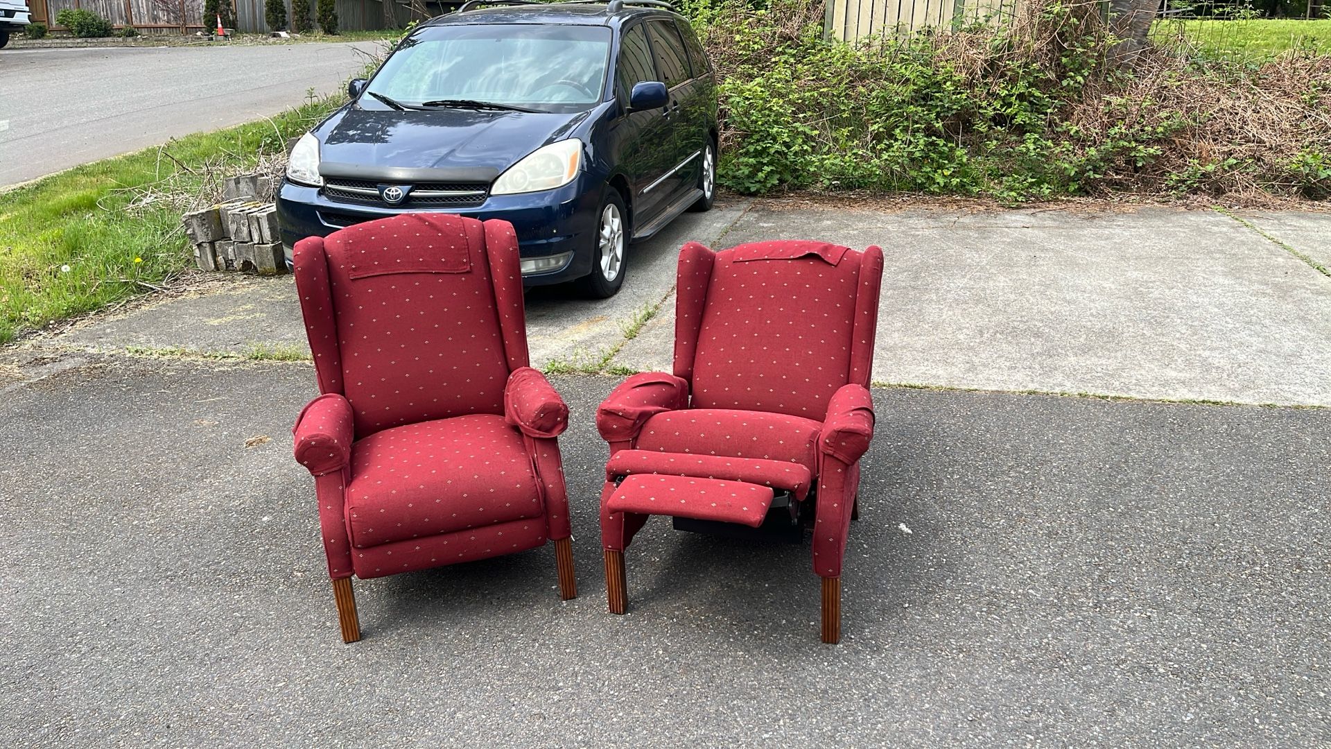 Twin Set Of Recliners