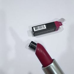 MAC Lipstick 707 Ruby Woo