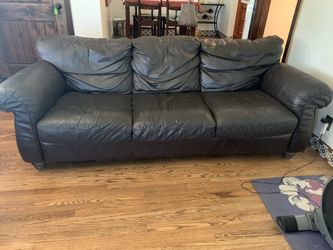 Leather Sofa And couch In Great Condition.