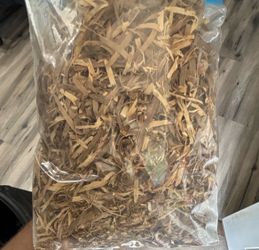 Dried Hickory sliver shavings 1 gal great for smokers,barbecue an decorations