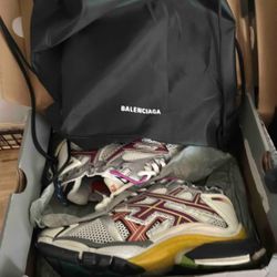 1:1 Balenciaga runners size 12