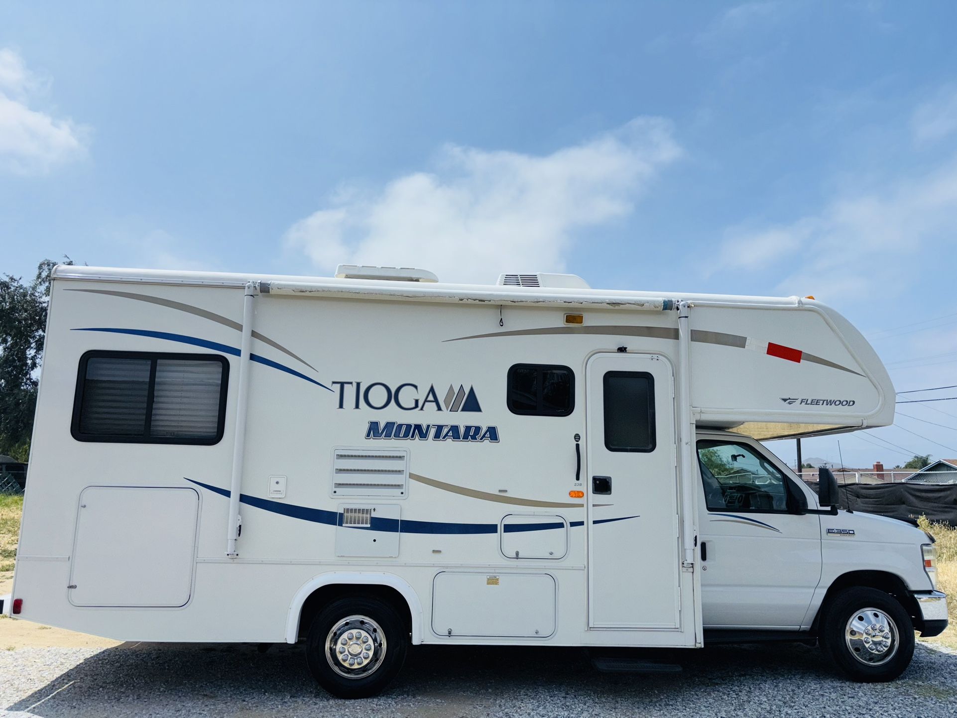 2011 Tioga MONTARA 23FT Class c motorhome ,