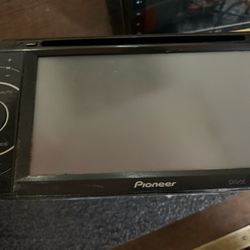 PIONEER TOUCHSCREEN - AVHX1600DVD HEAD UNIT 