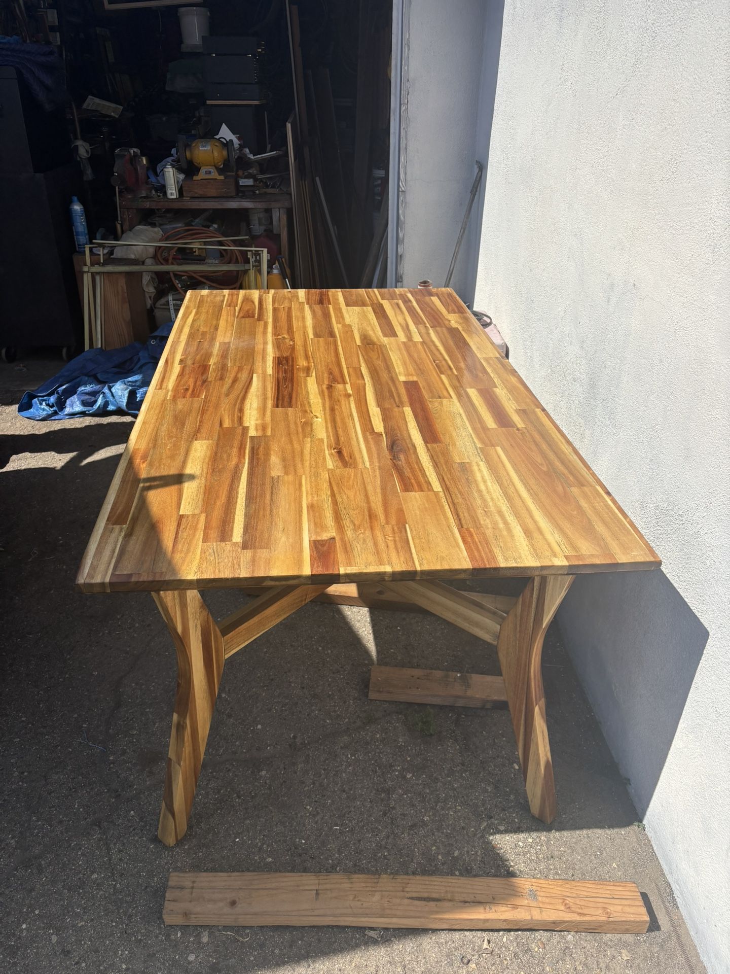 Dining room table