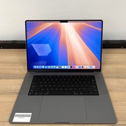 16" MacBook Pro M1 Max 10 Core*32GB RAM*1TB SSD