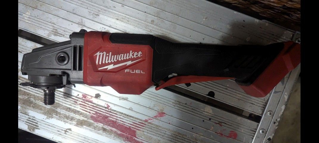 Milwaukee M18 Fuel Angle Grinder