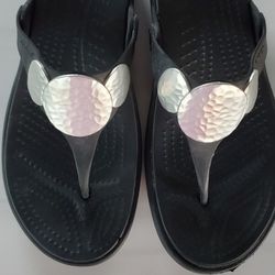 Women's CROCS Sandals Flip Flops Size 8