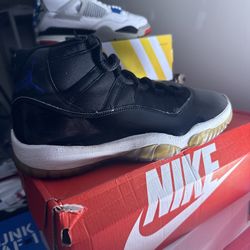 Size 10 - Air Jordan 11 Space Jam