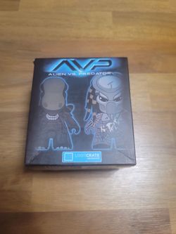 AVP Alien vs. Predator Loot Crate Exclusive Figure Set