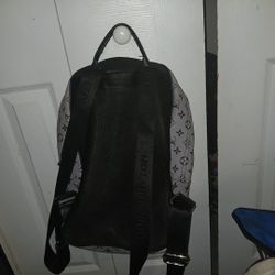 Had It For Lik A Year Dont US It At All In Good Condition Every Thing Good On It 