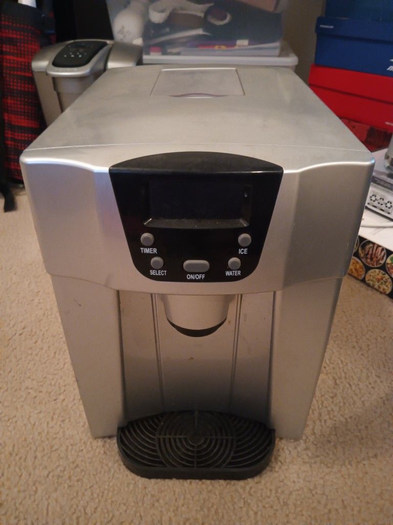 Ice Maker/Water