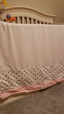 Crib skirt Like New
