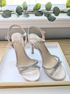 Jewel By Badgley Mischka