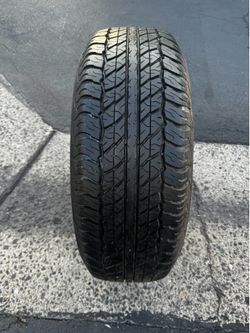 (1) 265/70R17 Dunlop Grandtek