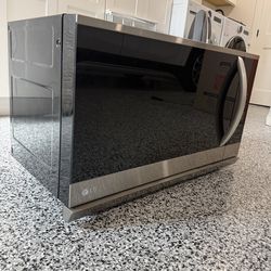 LG 2.1 cu ft Over-the-Range Smart Microwave