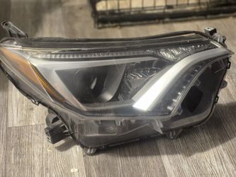 Headlights For 2017 Toyota Rav4