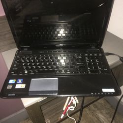 15” Toshiba Satallite iCore5 W Charger 500gbHD 4gb DDR3 (NEEDS NEW SCREEN!!!!!)