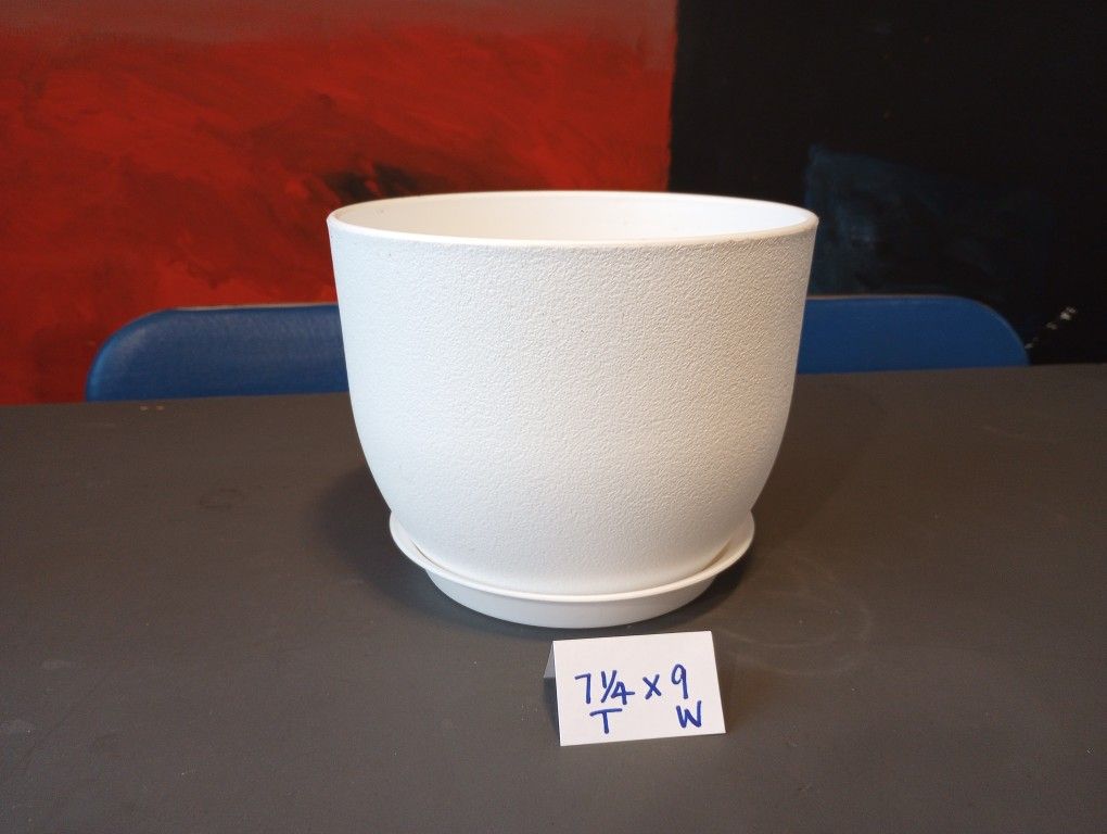 Large White Plastic Plant Pot with Drain Tray