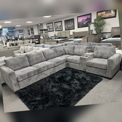 Light Gray sectional couch USB console w/ cup holders