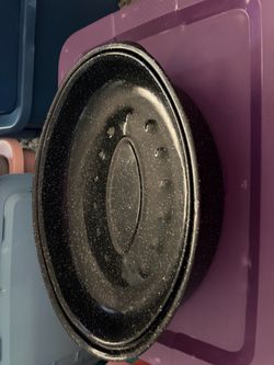 Medium sized rotisserie pot