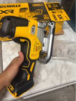 Brand New DEWALT 20V MAX XR Barrel Grip Jigsaw (Tool Only)