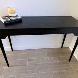 Entry Table/Desk