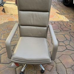 Brand New Leather Office Chair Made By KEILHAUER Elite
