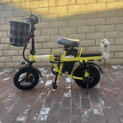 Folding electric bicycle