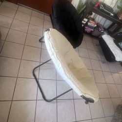 Comfy Chairs 