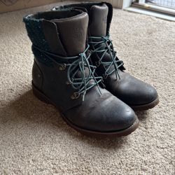 Women’s North Face Size 9.5 Boots