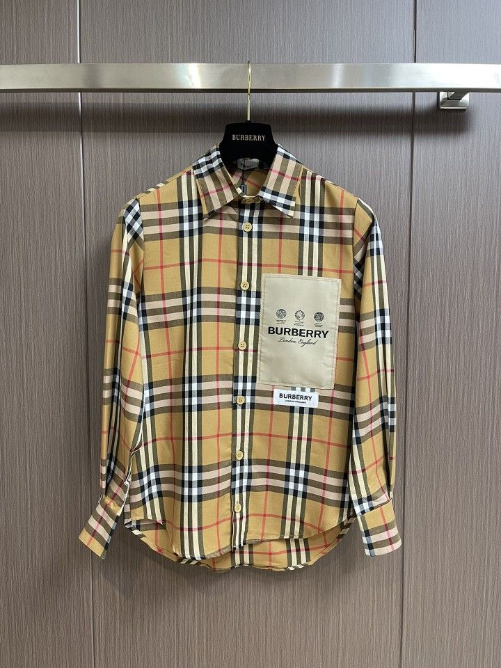 Burberry label patch long sleeve shirt L