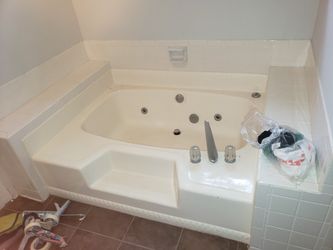 Jacuzzi tub refinishing