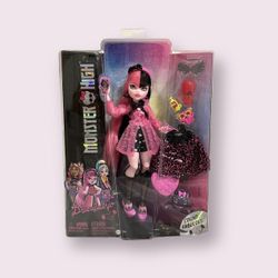 Monster High Draculaura with Count Fabulous Mattel Doll 2022 Release Pink Black