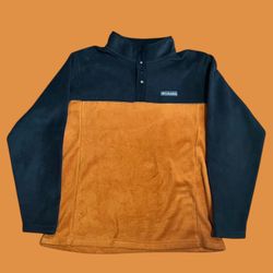 Columbia (Quarter-Button) Size Large