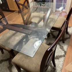 Glass Dining Table W/ 4 Chairs - FREE (pending)