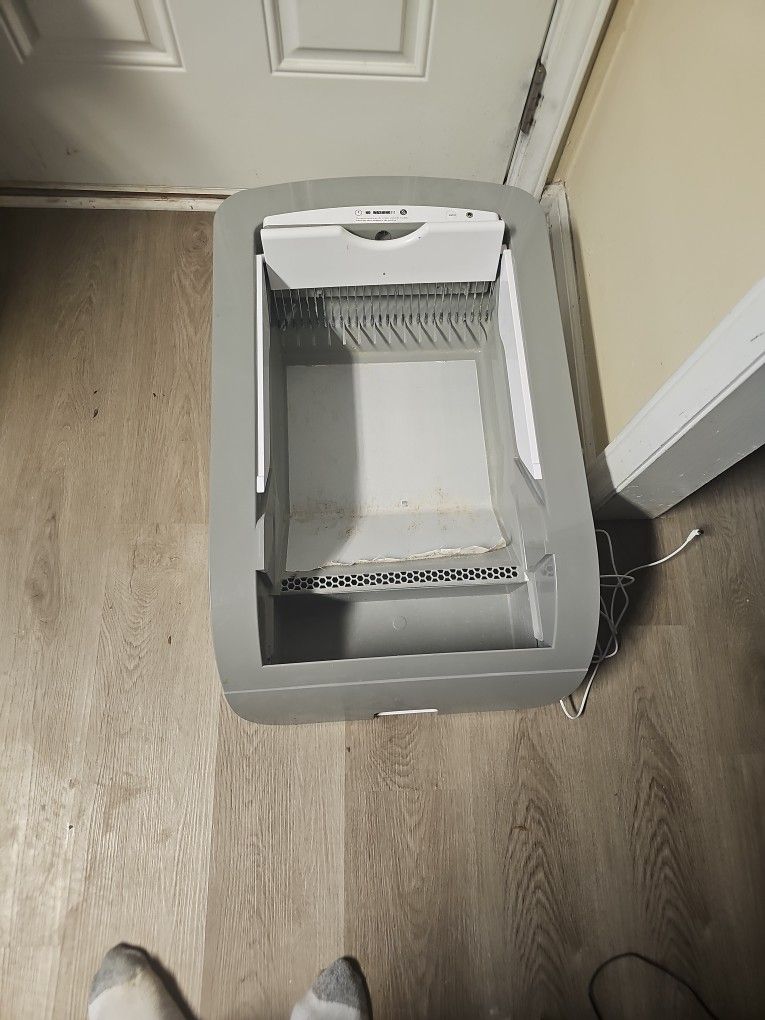 Automatic Cat Litter Box