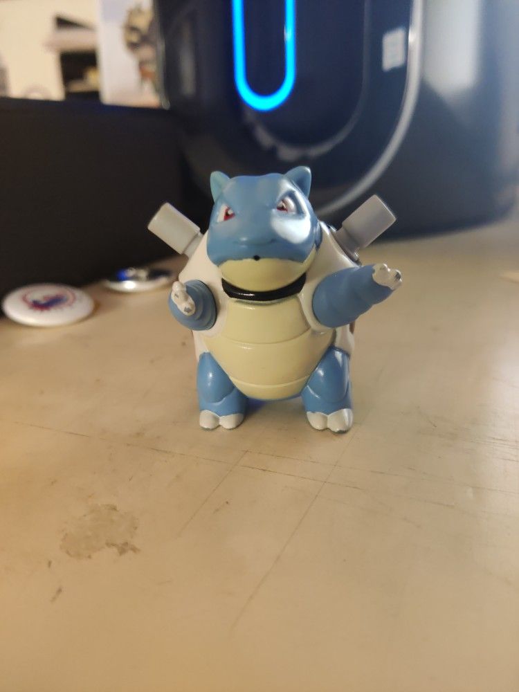 1999 Burger King Pokemon Blastoise Water Squirter Toy