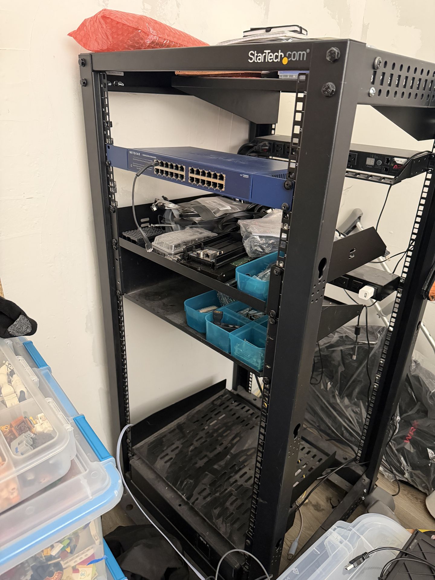 Startech 25u 4Post Rack for Sale in Kunkletown, PA - OfferUp