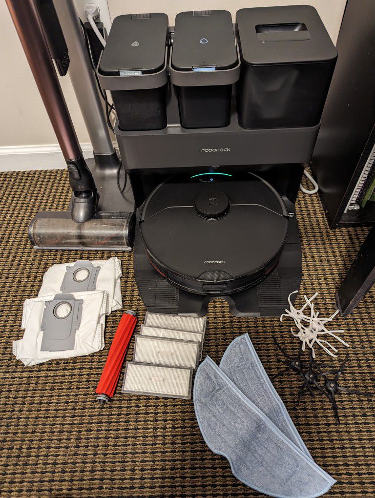 Roborock S7 MaxV Ultra Robot Vacuum Mop Self Cleaning Dock And Extras