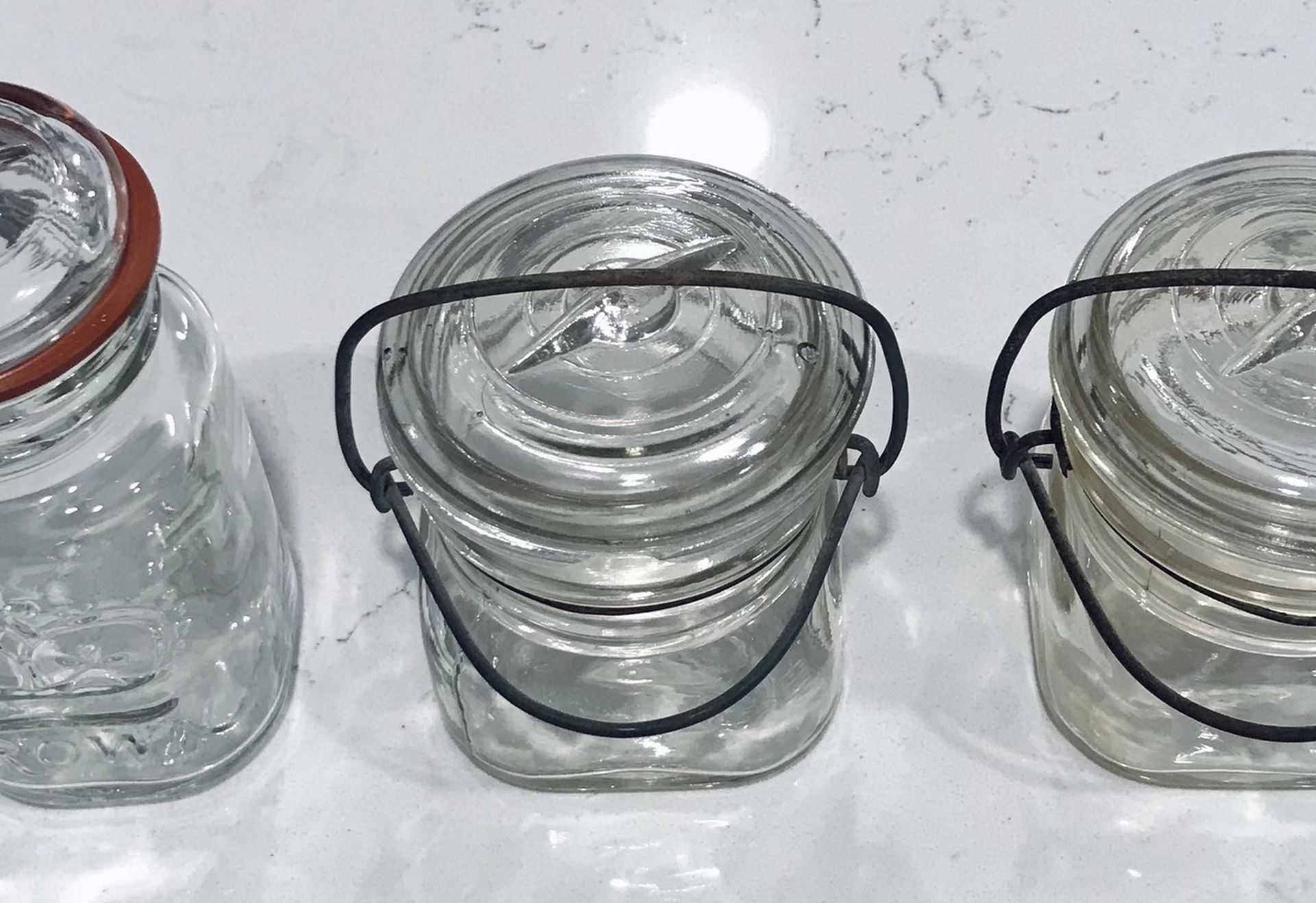 BEAUTIFUL VINTAGE APOTHECARY STYLE JARS WITH DETACHABLE LIDS (3). IN GOOD CONDITION