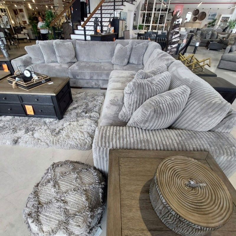 Lindyn 5pc Symmetrical Sectional