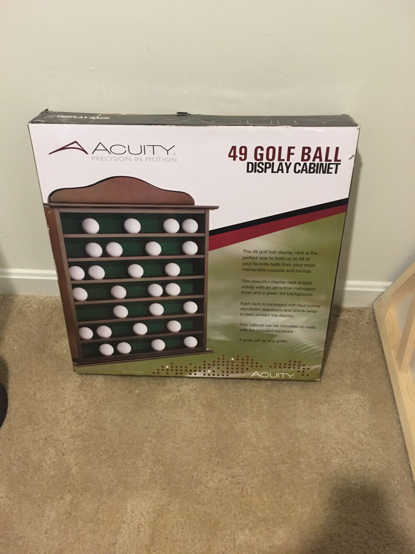 Golf ball display cabinet